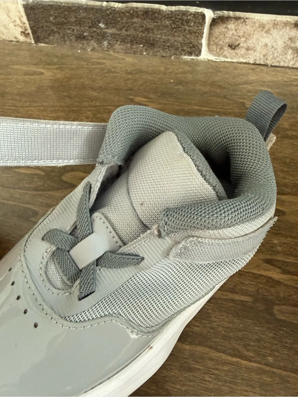 Jordan Stay Loyal 3 Wolf Grey Toddler Velcro Sneaker US 7C